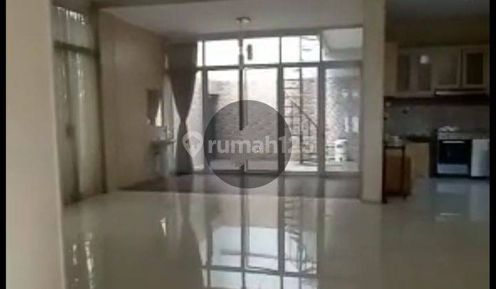 Rumah luas 2 lantai Hook 2