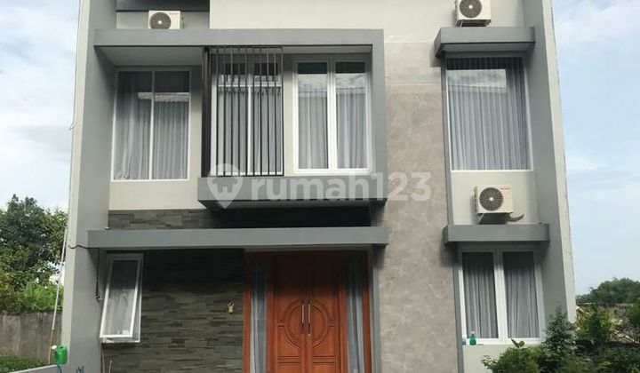 Rumah Mewah Perumahan Solo Baru 1