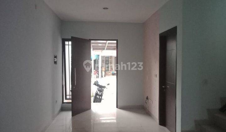 Rumah Murah Rapi Bagus di Green Lake City Siap Huni 6X15 2