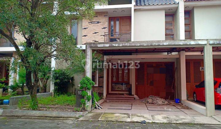 Rumah Bagus habis di  renovasi Cluster Elite di Colomadu solo 1