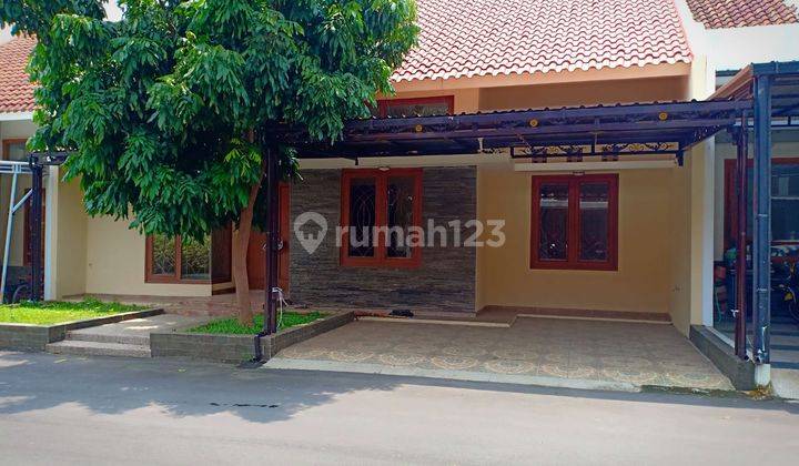 Rumah Bagus 2 Lantai Siap Pakai di Pabelan, Solo 1