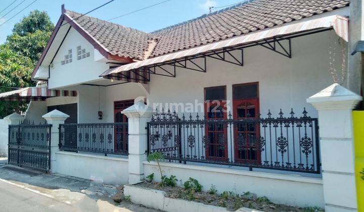 Rumah 1½ lantai di Sumber, Banjarsari Solo 1