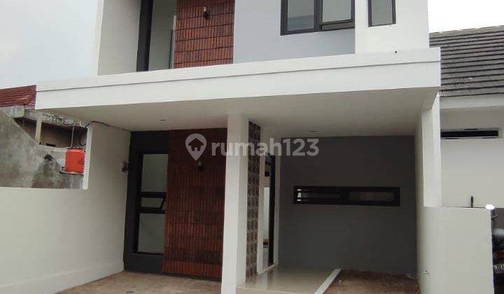 Rumah Modern Deluxe Luas 3 Kamar Tidur Di Cihanjuang Dekat Ke Lembang SHM 1