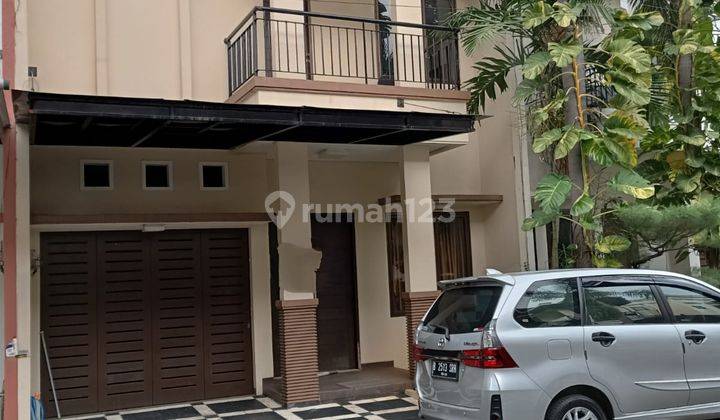 RUMAH 2 LANTAI SIAP HUNI, DALAM TOWN HOUSE DI KEBAYORAN BARU AREA 1