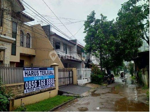 Rumah Classic Cantik di Taman Kedoya Permai, Jakarta Barat 2