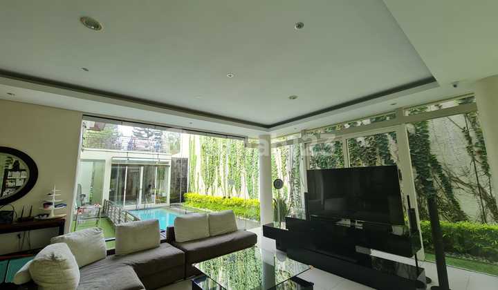 Rumah Lux ada Pool Nyaman Tatar Larang Tapa Kota Baru Parahyangan Bandung