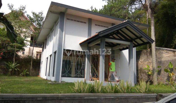 Villa Nyaman Terawat Asri di Lembang Bandung 1