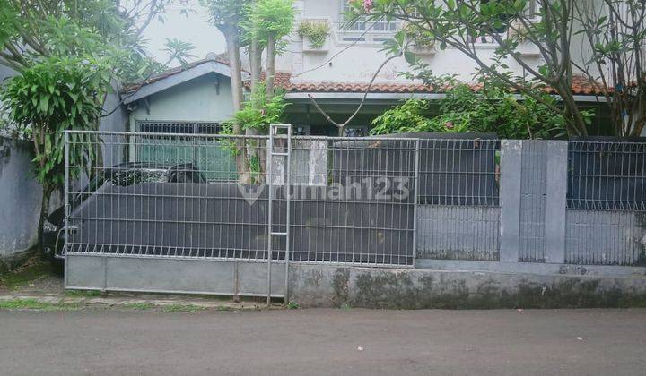 Rumah 2 Lantai di Jakarta Selatan Dekat Ragunan 1