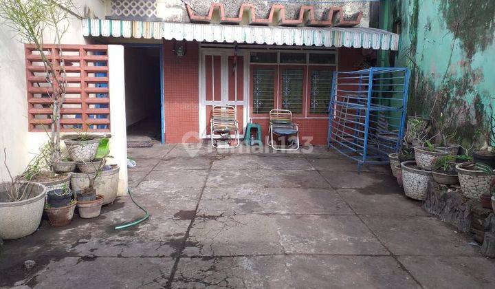 Rumah hitung tanah di tengah kota jl Arifin Solo 1