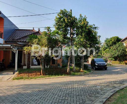 RUMAH CANTIK SIAP HUNI NYAMAN HALAMAN LUAS POSISI HOOK 1