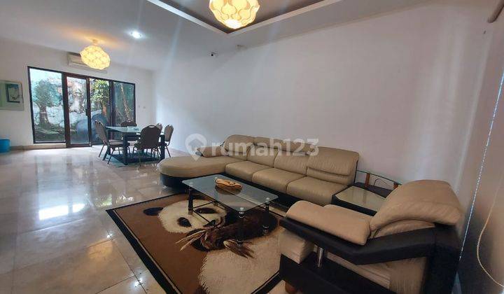 Dijual Rumah 2 Lantai Dengan 3 Kamar Tidur Kerobokan Area 1