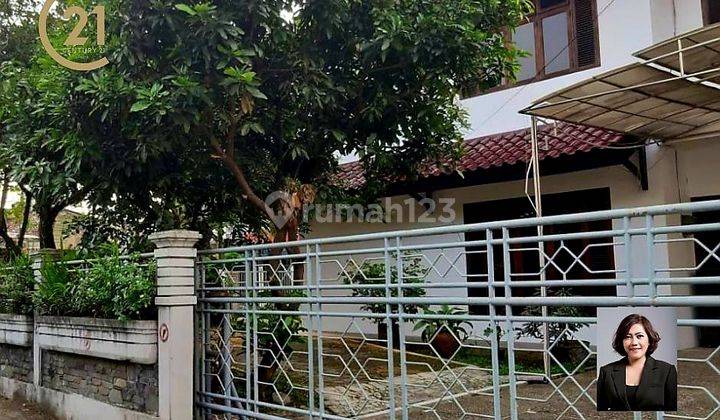 Rumah Lama Terawat Berlokasi di Salah Satu Jalan Utama di Bandung 1