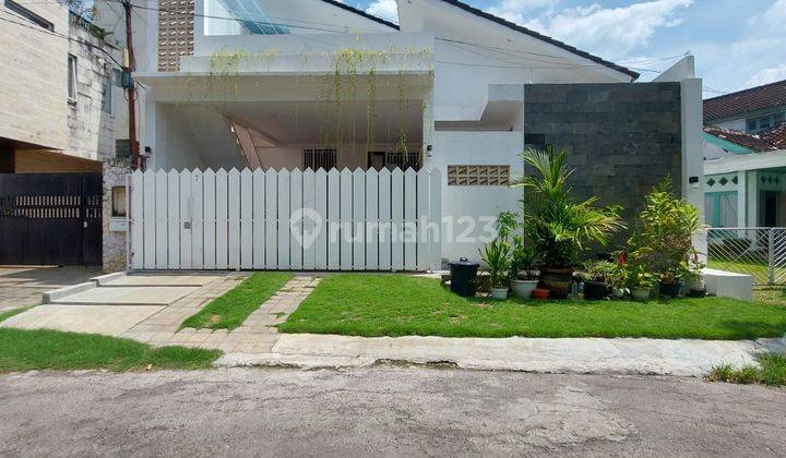 Modern house for sale in a comfortable and quiet location in Taman Griya - Jimbaran 1