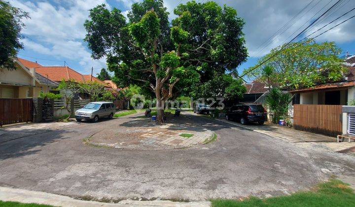 Modern house for sale in a comfortable and quiet location in Taman Griya - Jimbaran 2