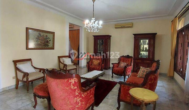 Rumah lama terawat hadap utara harga menarik di Kebayoran Baru 2