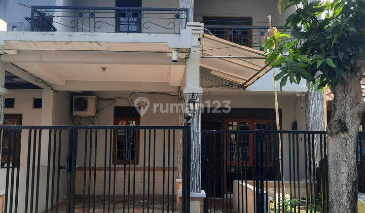 Rumah 2 Lantai Bagus Unfurnished Hak Guna Bangun di Babatan Pratama, Surabaya 1