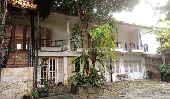 Dijual rumah di lokasi Prime Menteng , Hitung tanah, harga Menarik  2