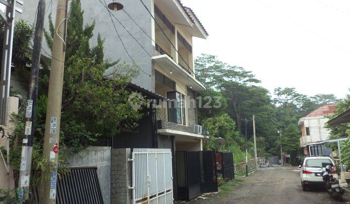 tampak depan rumah 3 lt, shm, graha