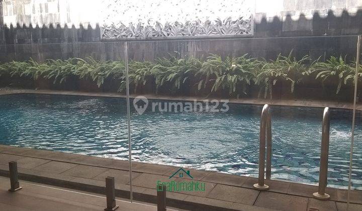 Rumah 2 Lantai Tropical Modern Ada Pool di Menteng, Jakarta Pusat 2