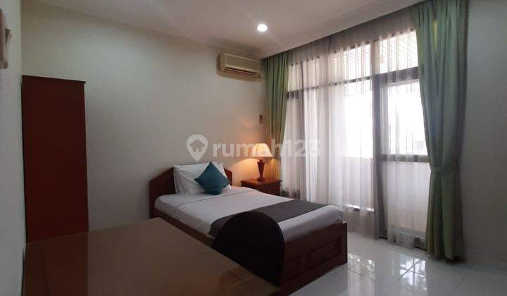 Rumah Villa di Jl. Kebayoran Baru, dijual 2