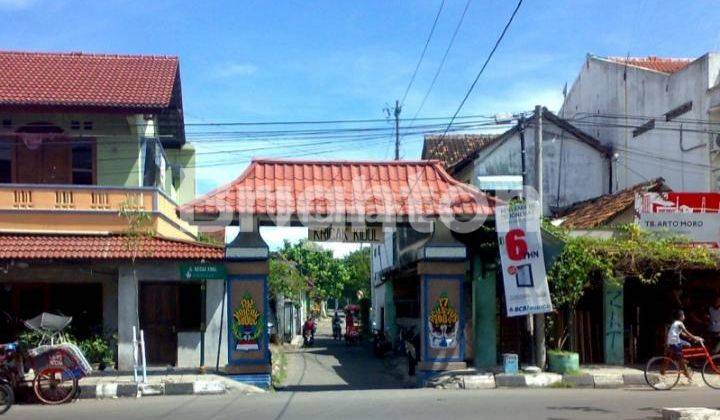 RUMAH BANGUNAN LAMA DI DEKAT TUGU YOGYAKARTA 1