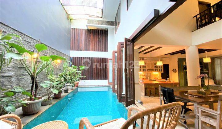 Rumah Sangat Terawat Full Furnished Dengan Kolam Renang Pribadi Di Villa Cinere Mas. 2