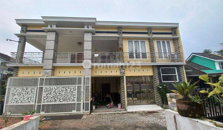 Rumah Besar Hook Di Pakis Dekat Bandara Malang 1