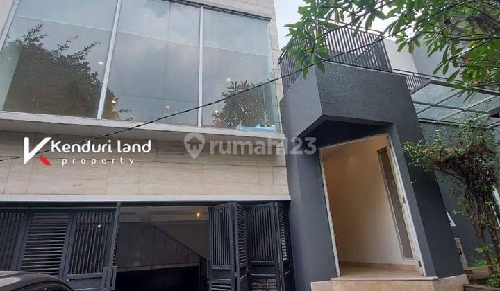 RUMAH MEWAH PRIVATE POOL MANZANINE DALAM TOWNHOUSE DEKAT MRT 
 2