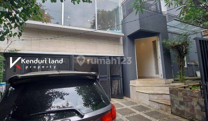 RUMAH MEWAH PRIVATE POOL MANZANINE DALAM TOWNHOUSE DEKAT MRT 
 1