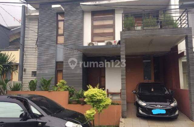 DIJUAL rumah siap huni 2 lantai ,lokasi strategis di Bintaro Jaya 2