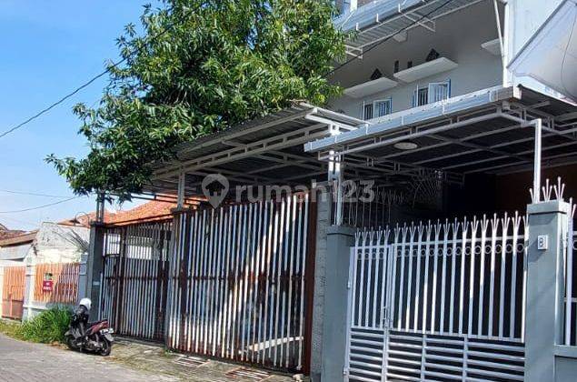 Dijual Rumah 3 Lantai Di Amarta 2