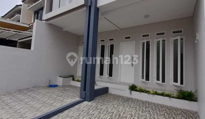 Minimalist modern house in Cigadung 2