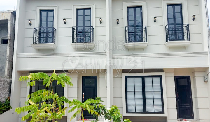 SALE American Classic Design Town House Jagakarsa