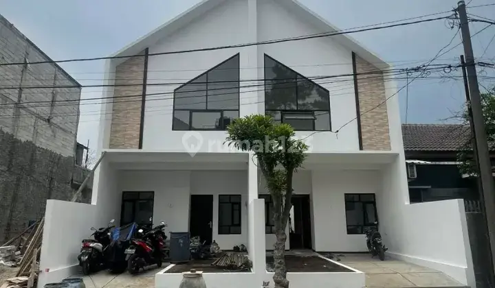 *Di jual 2 unit Rumah Baru di Taman Holis Indah 2* 1