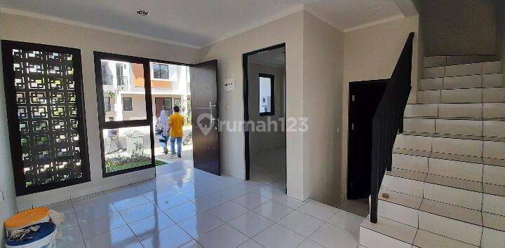 Rumah 2 Lantai Minimalis Type Dayana di Summarecon Bandung 1