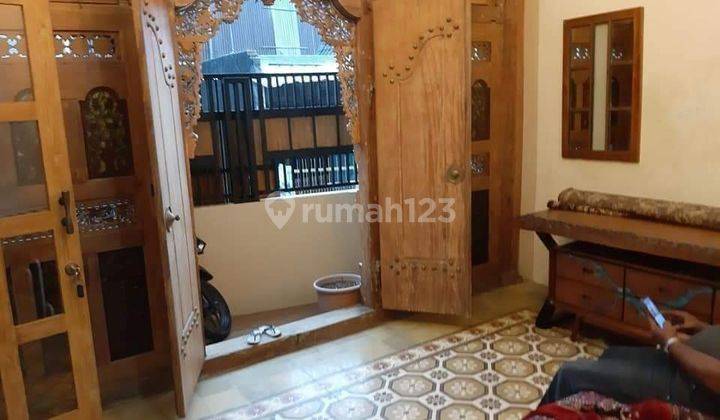 Rumah mewah di Baron Laweyan solo kota full furnish murah 2