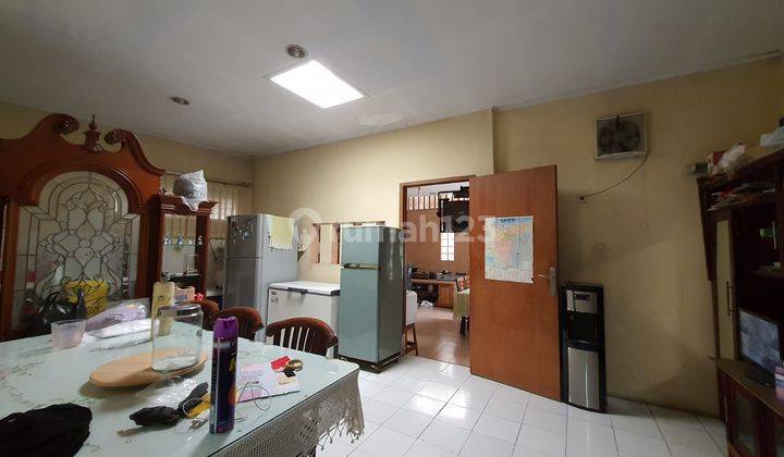 Dijual Rumah di Jalan Petamburan 7 Jakarta Pusat 2