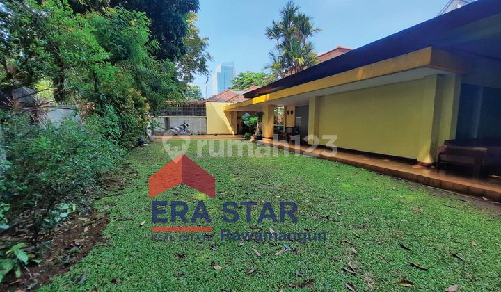 Beli tanah bonus rumah di lokasi premium Patra Kuningan Jakarta Selatan