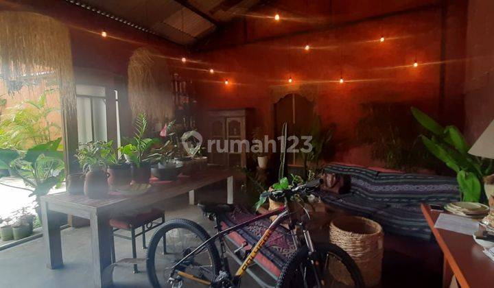 Rumah  unik nuansa bali hitung kavling di bintaro 2