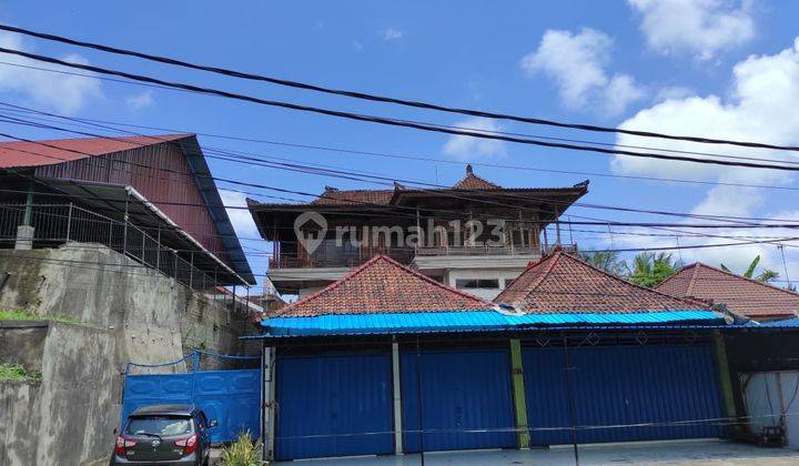 Di jual Rumah lantai 3 dan Tempat Usaha  1