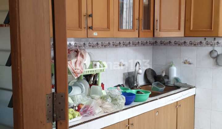 Rumah Bersih Strategis Dan Semi Furnish Di Tengah Alam Sutera 2