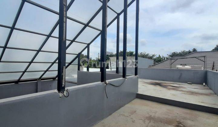 Rumah Mewah Gaya Industrial  Furnished Lokasi Strategis Dekat Tol Simatupang Mrt Lebak Bulus Jakarta Selatan 2