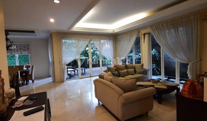 Rumah Cantik Menawan 2.5 Lantai di Taman Mediterania, Lippo Karawaci 1