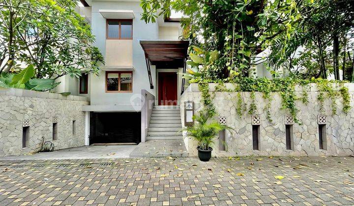 Rumah Tropical Modern Dalam Townhouse Elite Kemang Jakarta Selatan 1