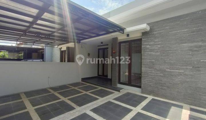 DISEWAKAN RUMAH MINIMALIS, SANGAT TERAWAT, DALAM CLUSTER 1