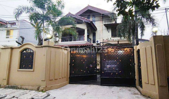 Rumah Mewah 2,5 Lantai Kokoh di Bambu Apus Cipayung Jakarta Timur 1