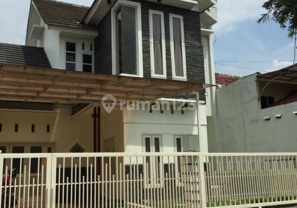 Rumah bagus di Perumahan Griya Shanta Malang GMK00664 1