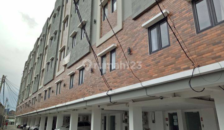 Murah Kost 24 Kamar - Melrose Place dekat kampus BINUS Anggrek 2