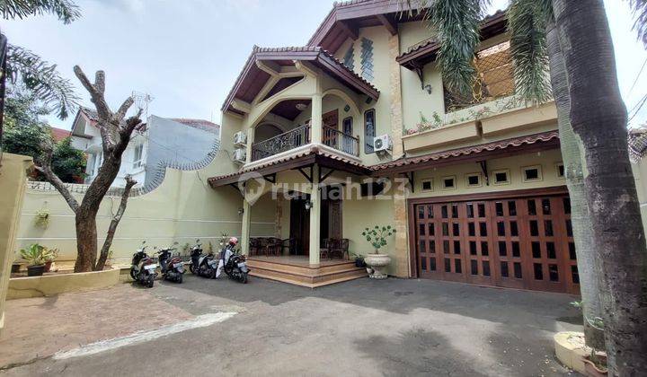 Rumah Ful Aksen Aksen Jati Di Jakarta Timur 1