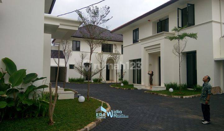 Rumah 2 Lantai Mediterania Private Pool di Kemang Jakarta Selatan 1